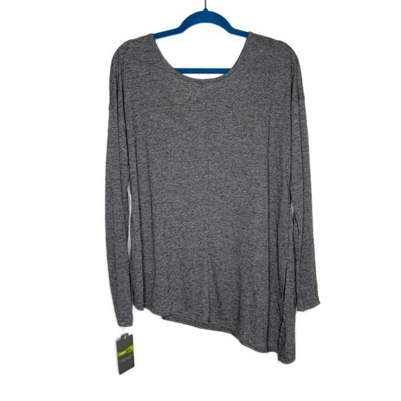 NWT TekGear DryTek Gray Graphic Asymmetric Shirt - Picture 3 of 6